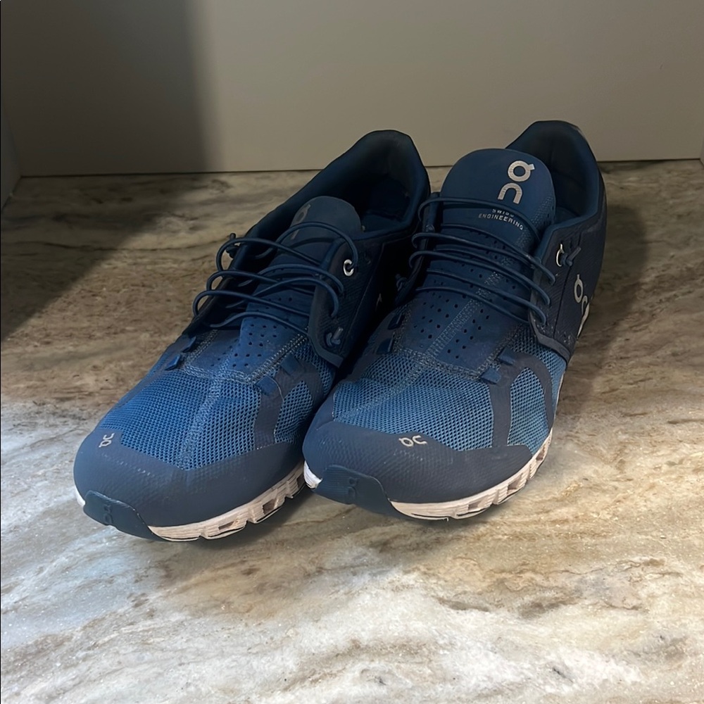 On Running Cloud 5 Blue Athletic Shoes with Mesh Upper and White Sole Size 13